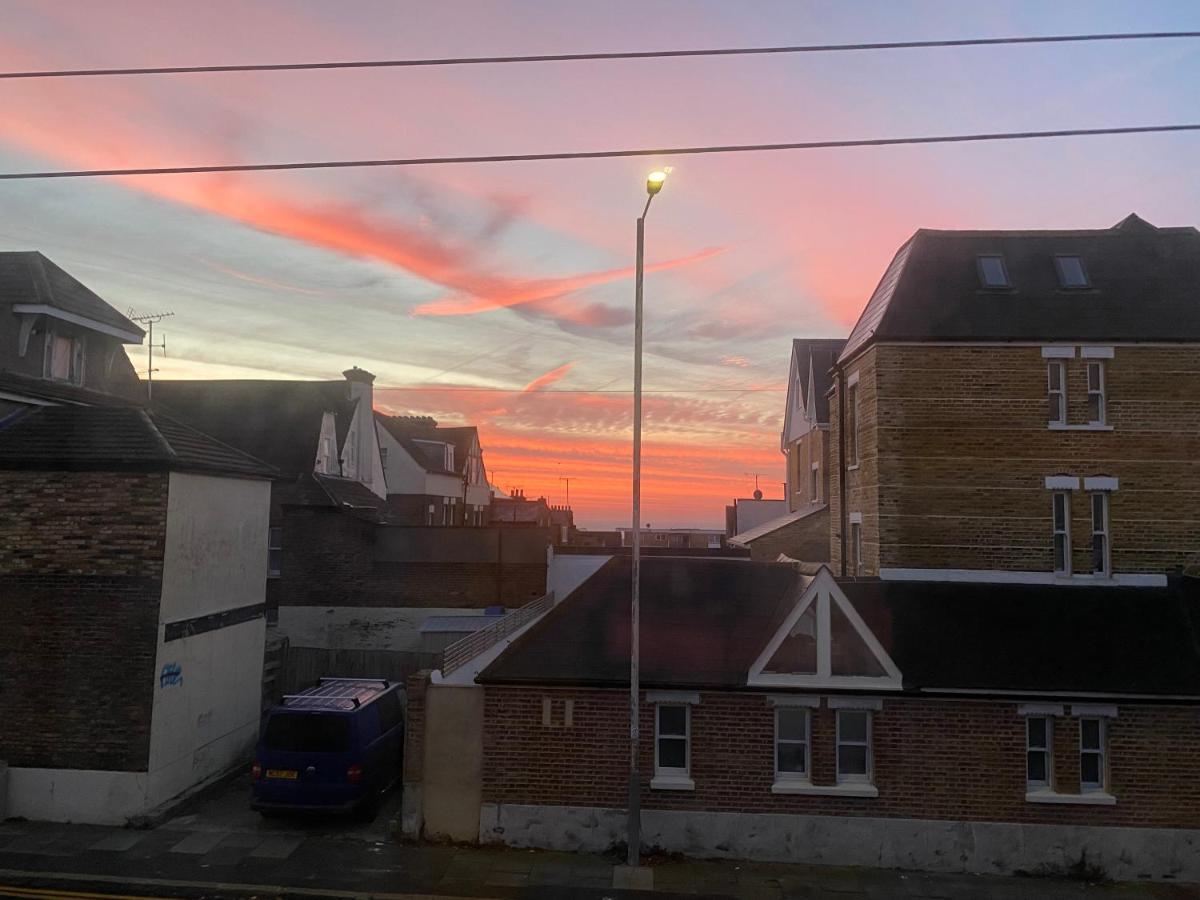 Cosy 2 Bedroom House -2023, 2024 &2025 Award Winner! Ramsgate Esterno foto